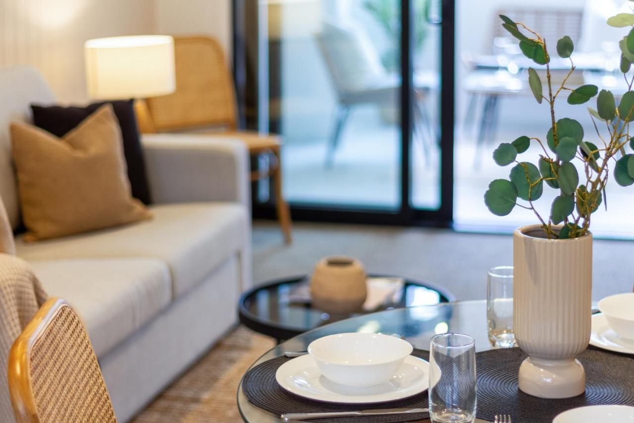 In The Heart Of It All: 2 Bed Cbd Townhouse ไครสต์เชิร์ช ภายนอก รูปภาพ
