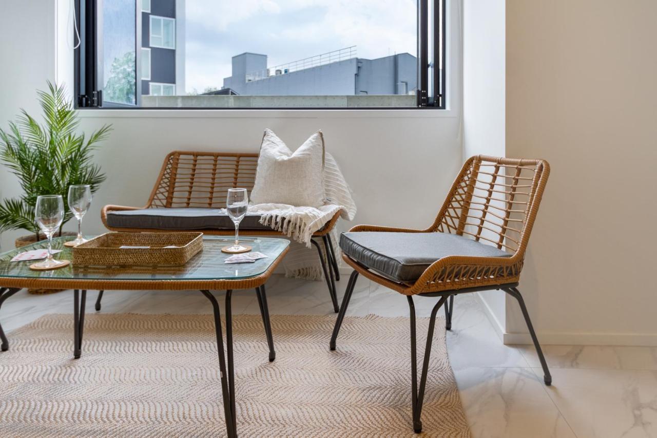 In The Heart Of It All: 2 Bed Cbd Townhouse ไครสต์เชิร์ช ภายนอก รูปภาพ