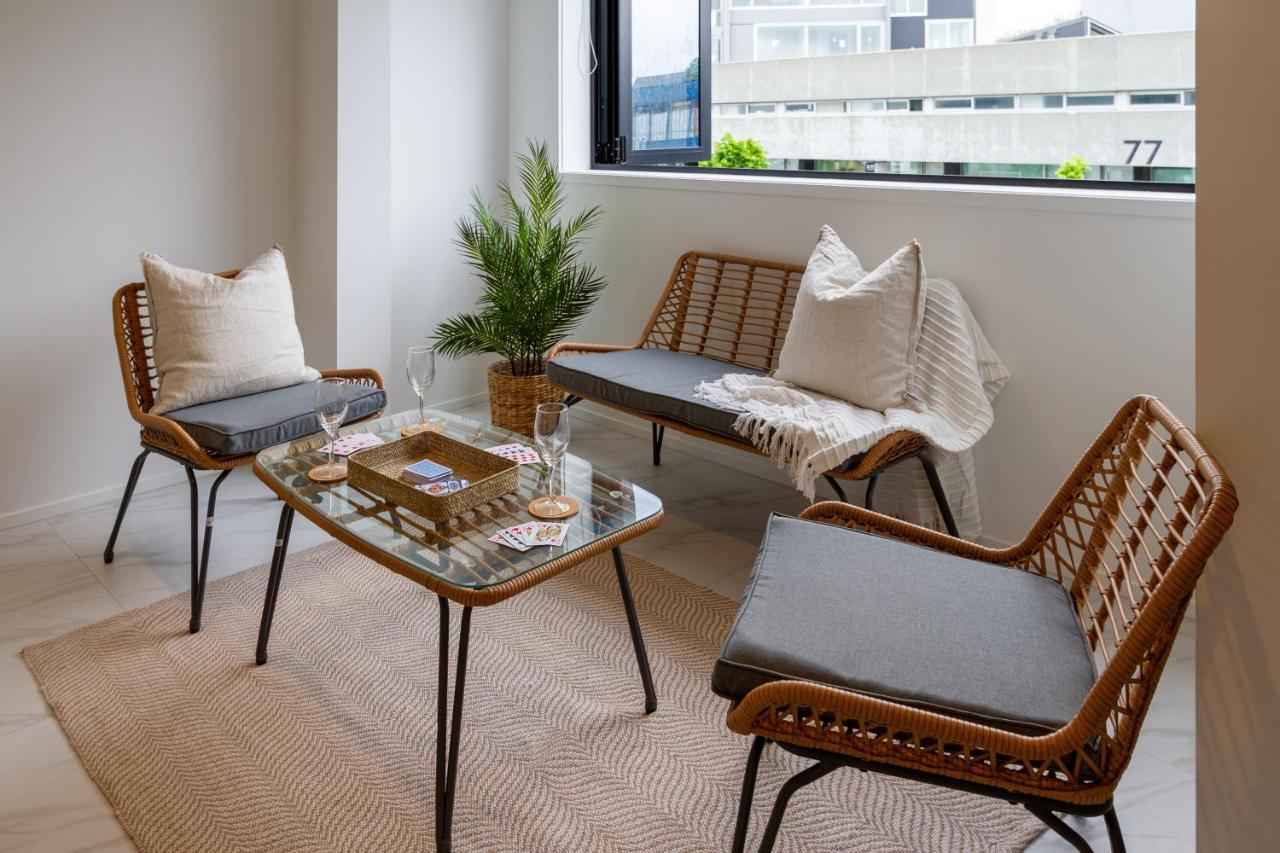 In The Heart Of It All: 2 Bed Cbd Townhouse ไครสต์เชิร์ช ภายนอก รูปภาพ