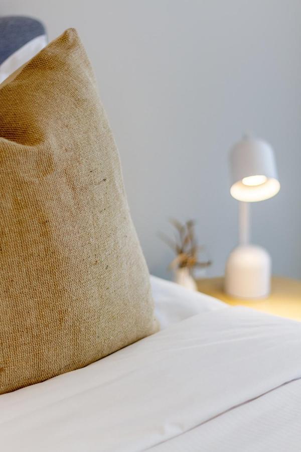 In The Heart Of It All: 2 Bed Cbd Townhouse ไครสต์เชิร์ช ภายนอก รูปภาพ
