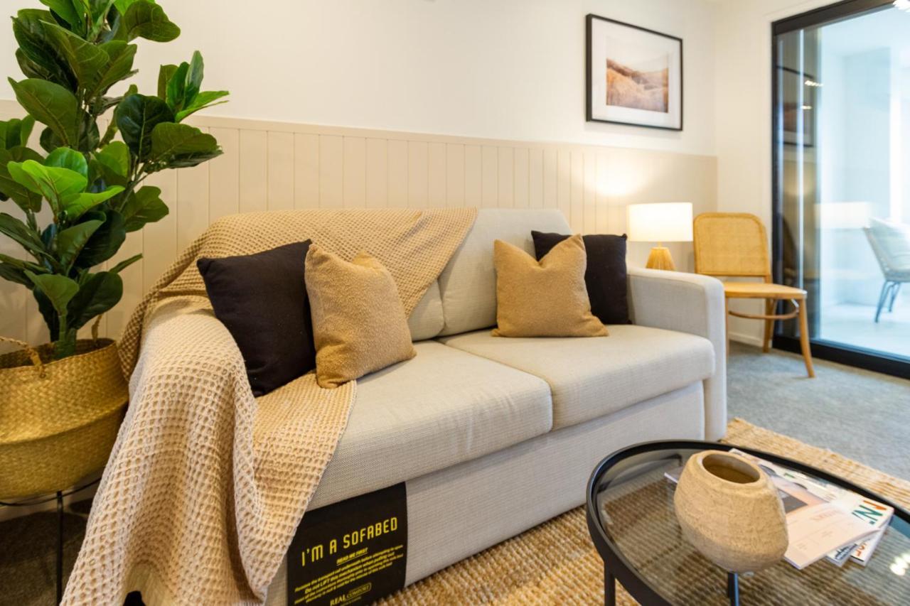 In The Heart Of It All: 2 Bed Cbd Townhouse ไครสต์เชิร์ช ภายนอก รูปภาพ