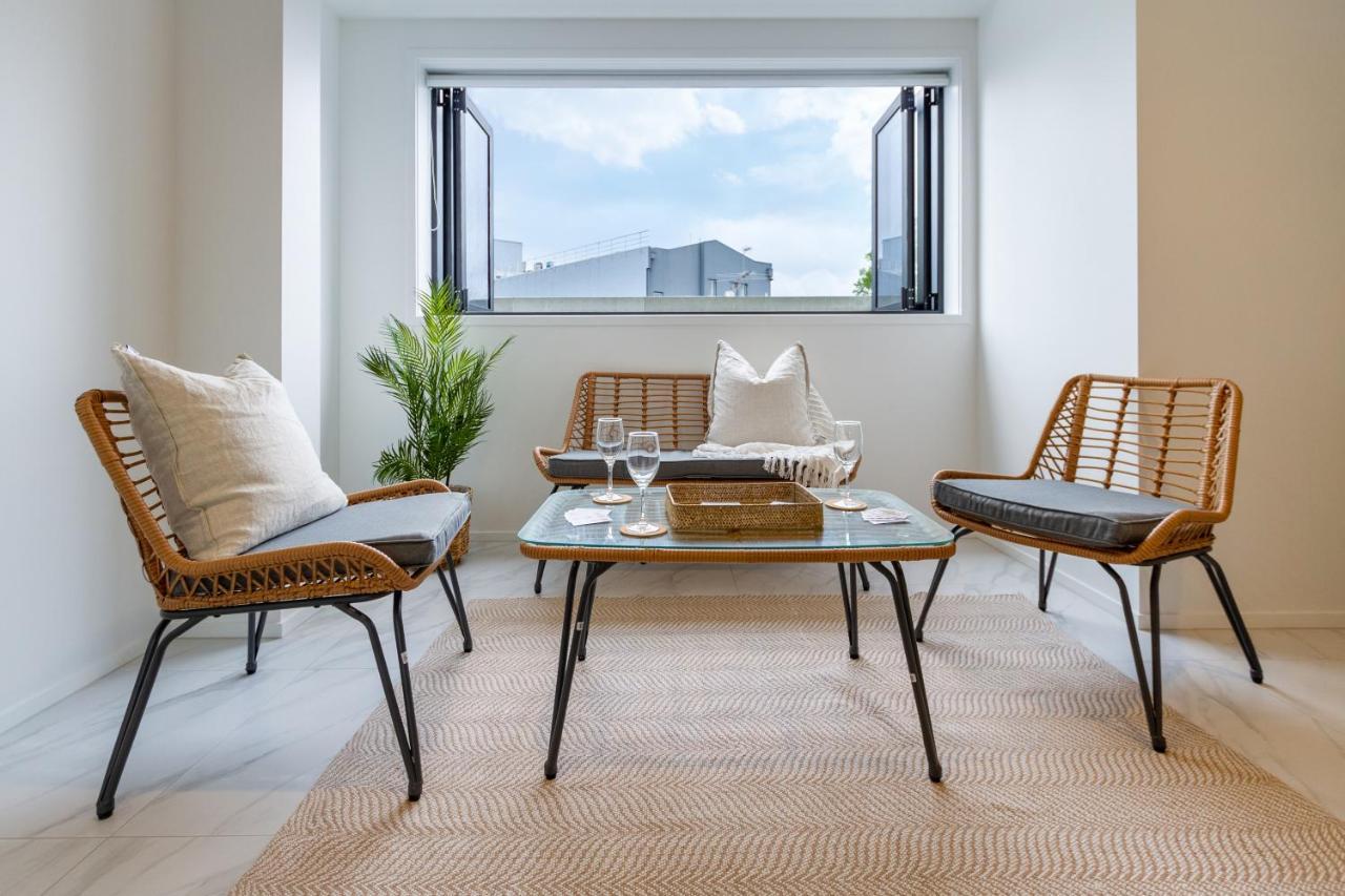 In The Heart Of It All: 2 Bed Cbd Townhouse ไครสต์เชิร์ช ภายนอก รูปภาพ