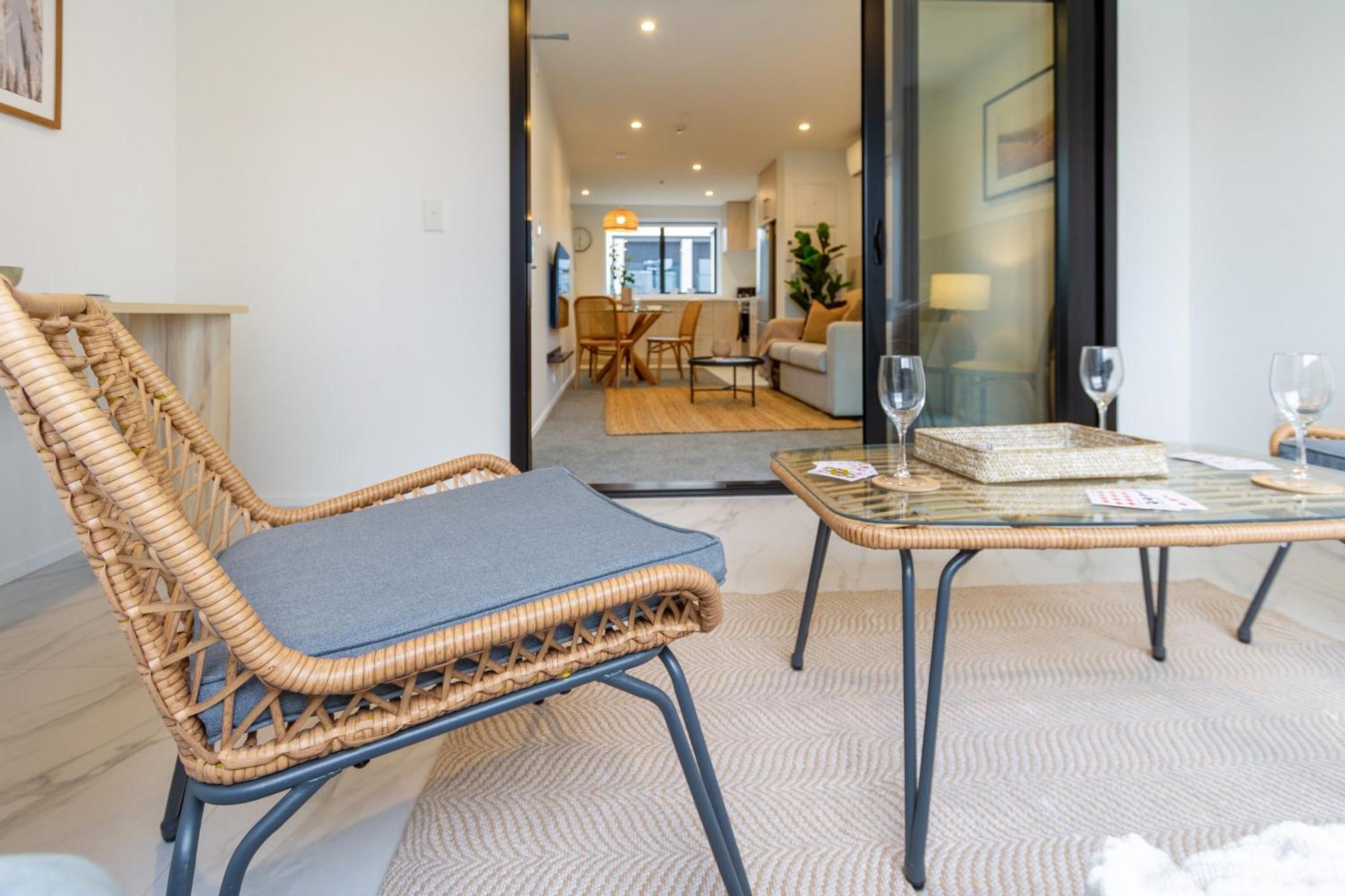In The Heart Of It All: 2 Bed Cbd Townhouse ไครสต์เชิร์ช ภายนอก รูปภาพ