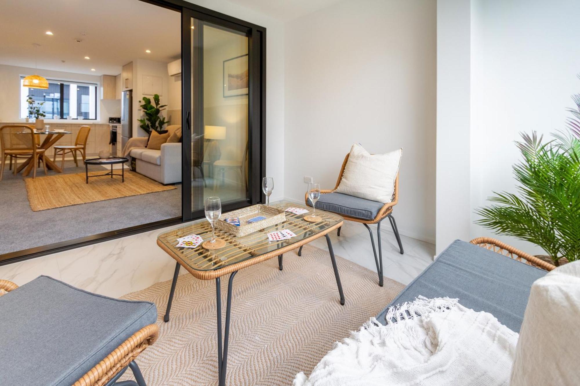 In The Heart Of It All: 2 Bed Cbd Townhouse ไครสต์เชิร์ช ภายนอก รูปภาพ