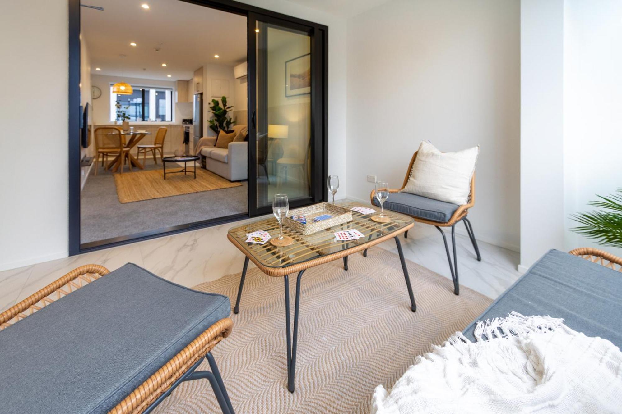 In The Heart Of It All: 2 Bed Cbd Townhouse ไครสต์เชิร์ช ภายนอก รูปภาพ